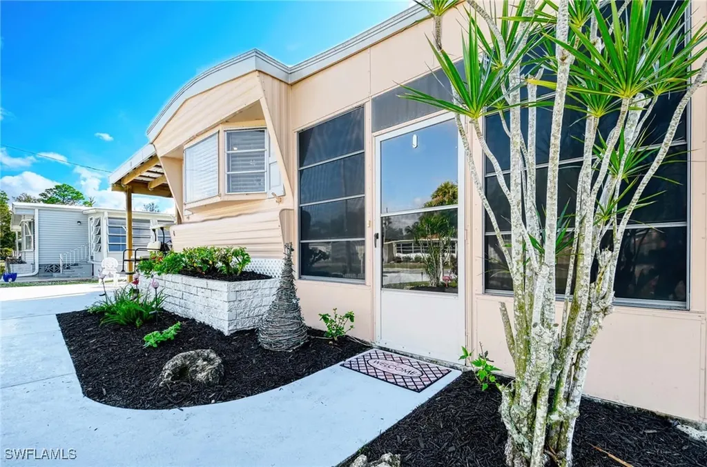 41 Sonderhen Drive Naples FL 34114