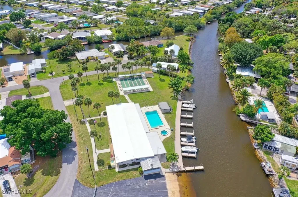 41 Sonderhen Drive Naples FL 34114