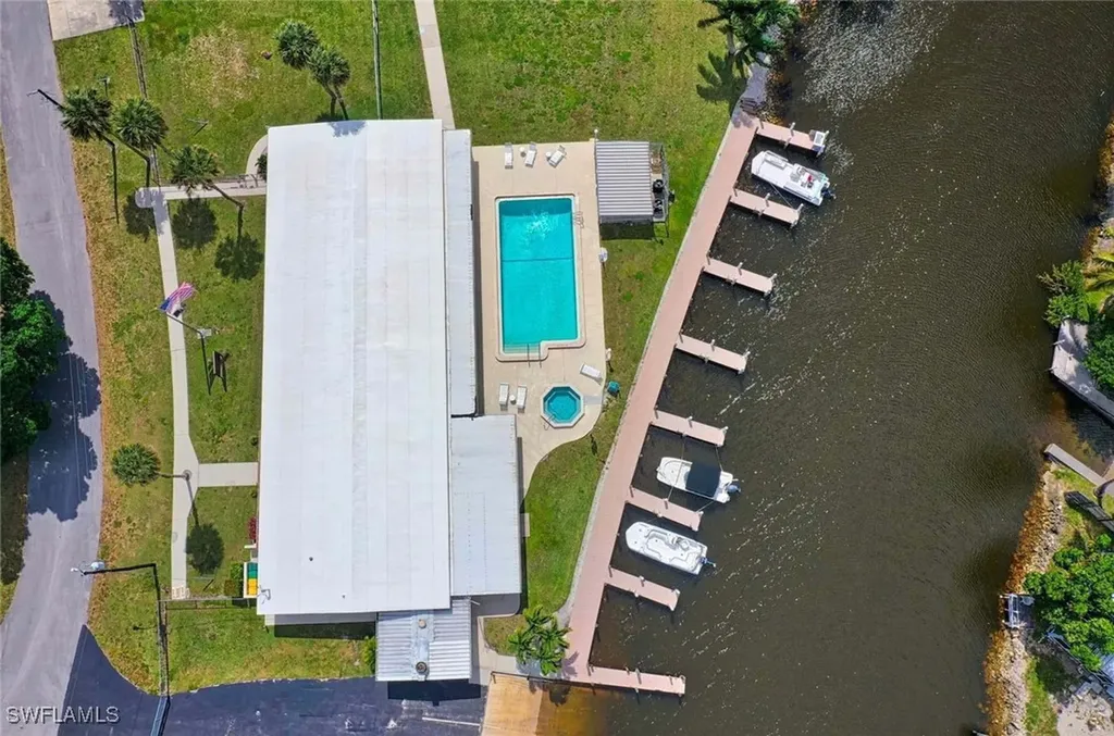 41 Sonderhen Drive Naples FL 34114