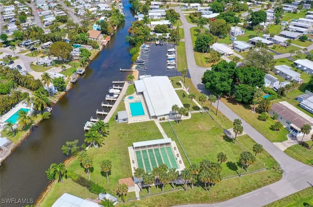 41 Sonderhen Drive Naples FL 34114