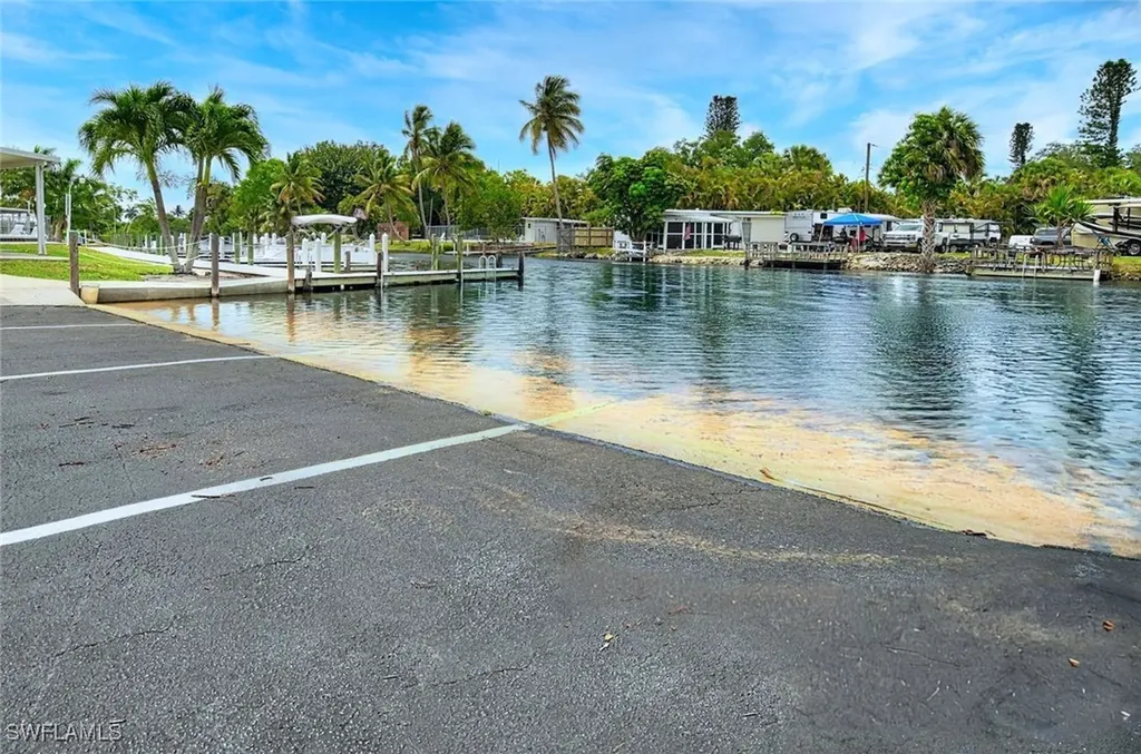 41 Sonderhen Drive Naples FL 34114