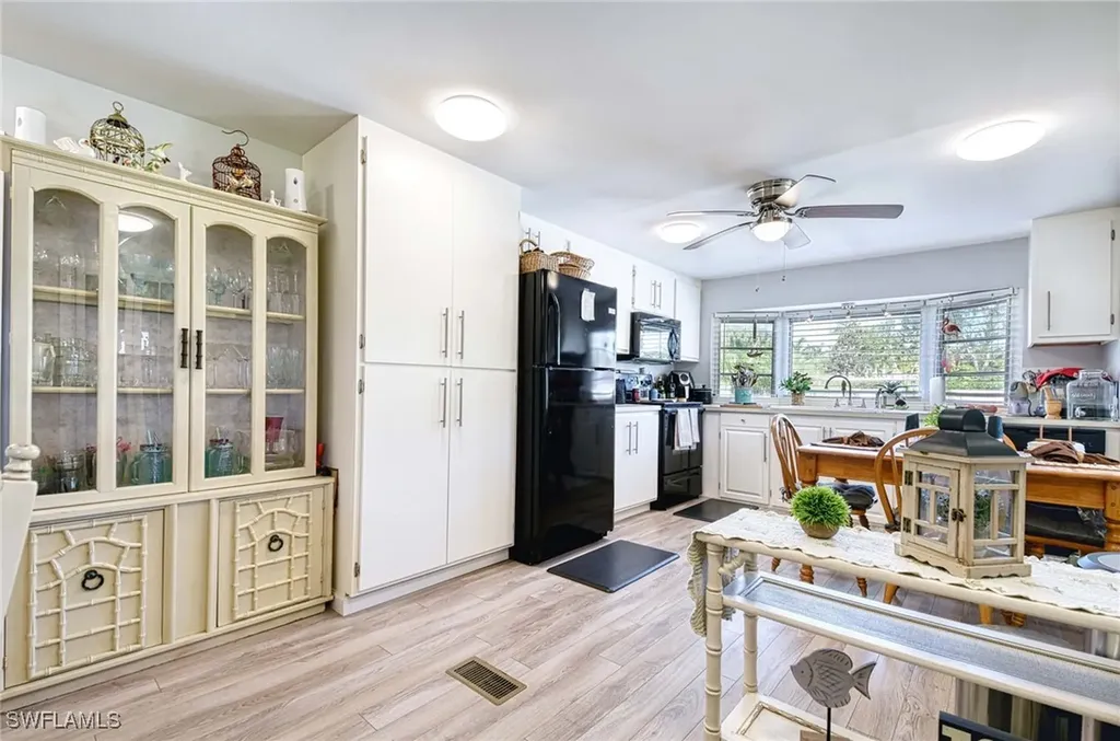 41 Sonderhen Drive Naples FL 34114