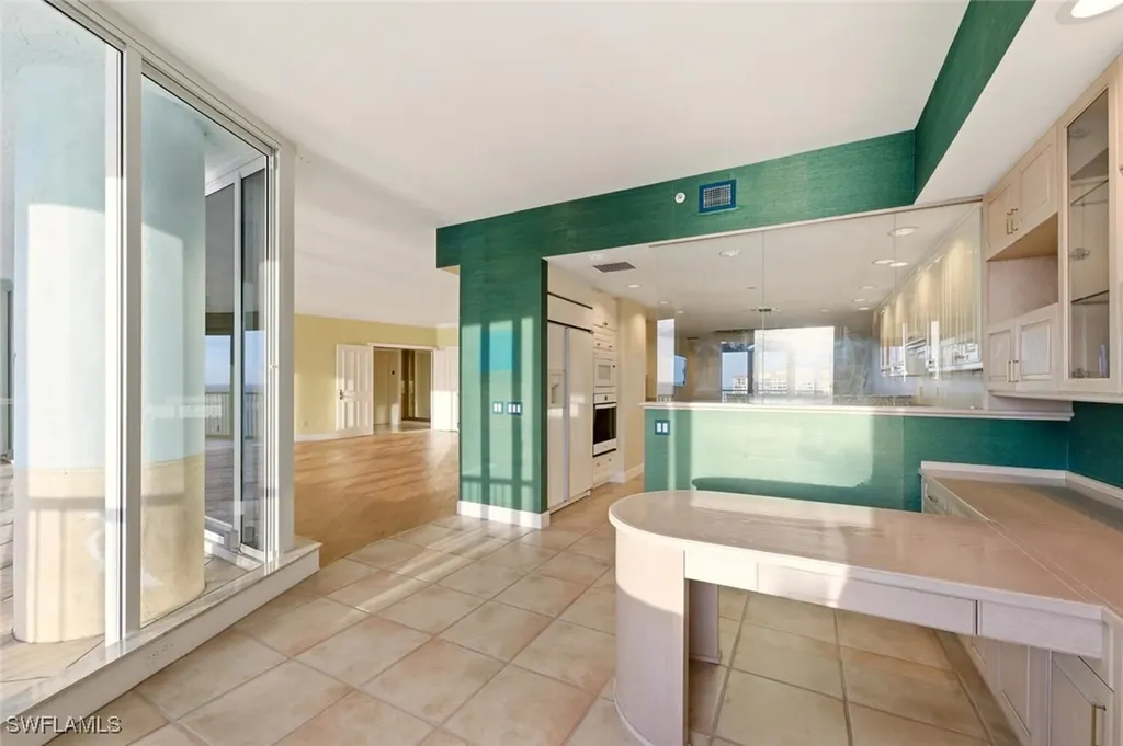 8665 Bay Colony Drive Naples FL 34108