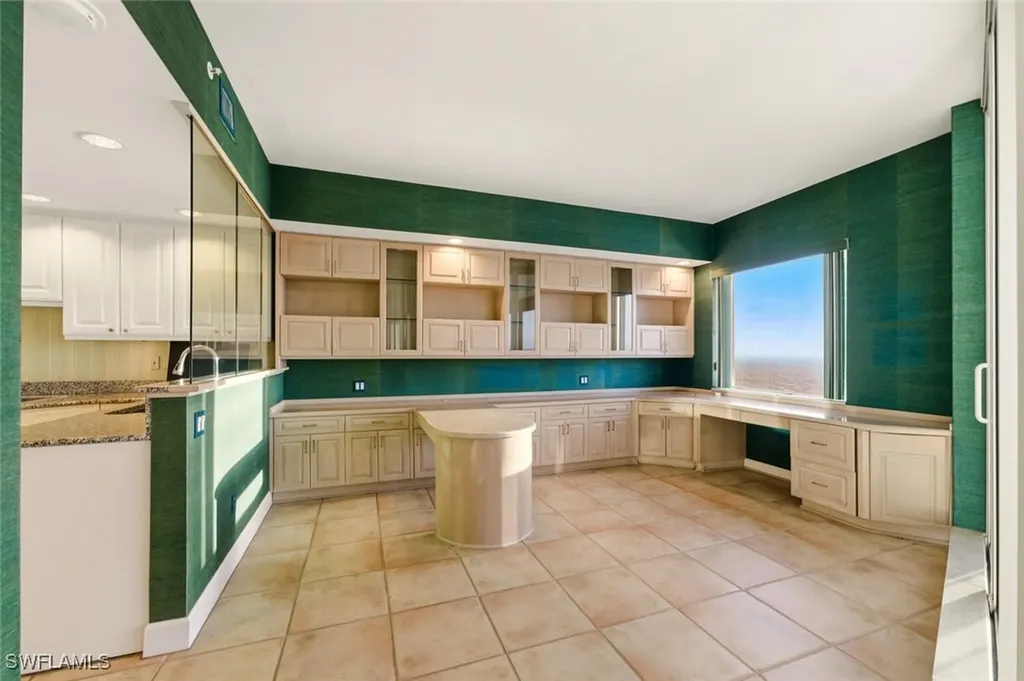 8665 Bay Colony Drive Naples FL 34108