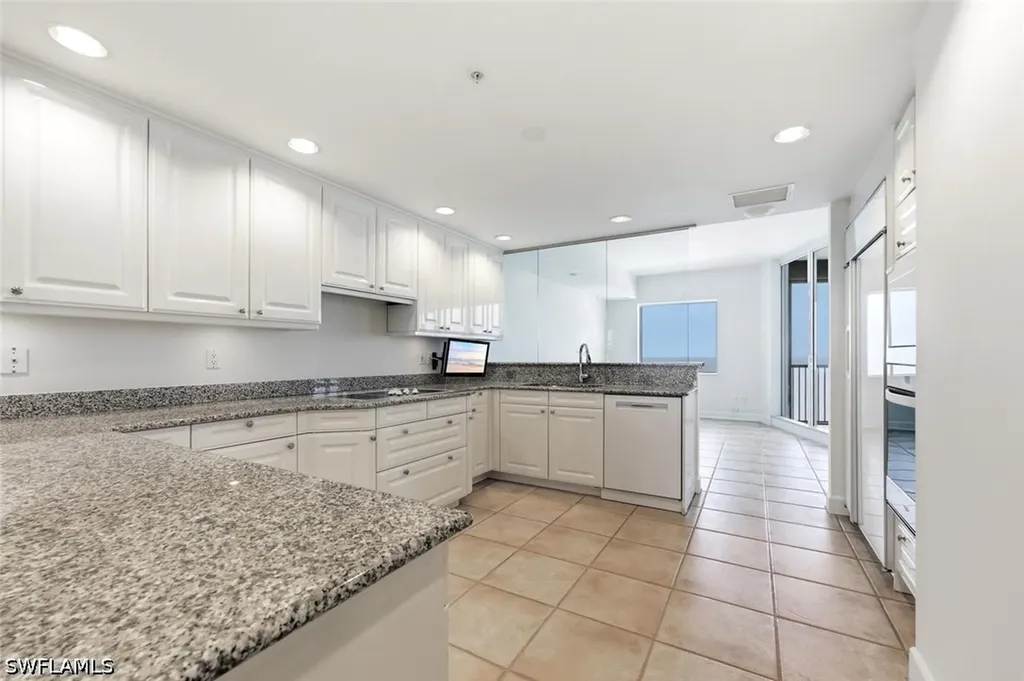 8665 Bay Colony Drive Naples FL 34108