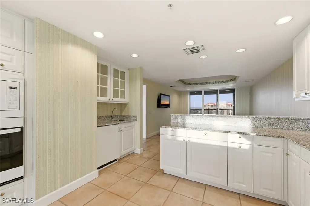 8665 Bay Colony Drive Naples FL 34108