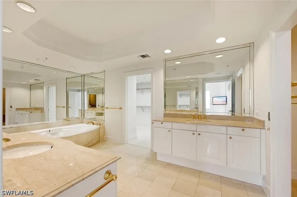 8665 Bay Colony Drive Naples FL 34108