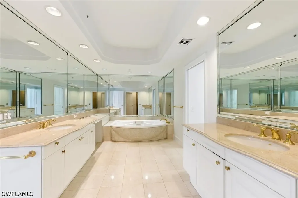 8665 Bay Colony Drive Naples FL 34108