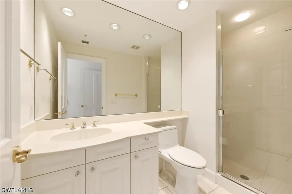 8665 Bay Colony Drive Naples FL 34108