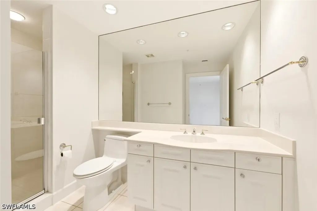 8665 Bay Colony Drive Naples FL 34108
