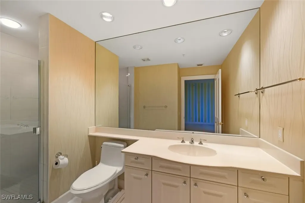 8665 Bay Colony Drive Naples FL 34108