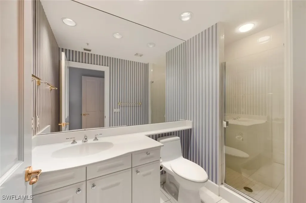8665 Bay Colony Drive Naples FL 34108