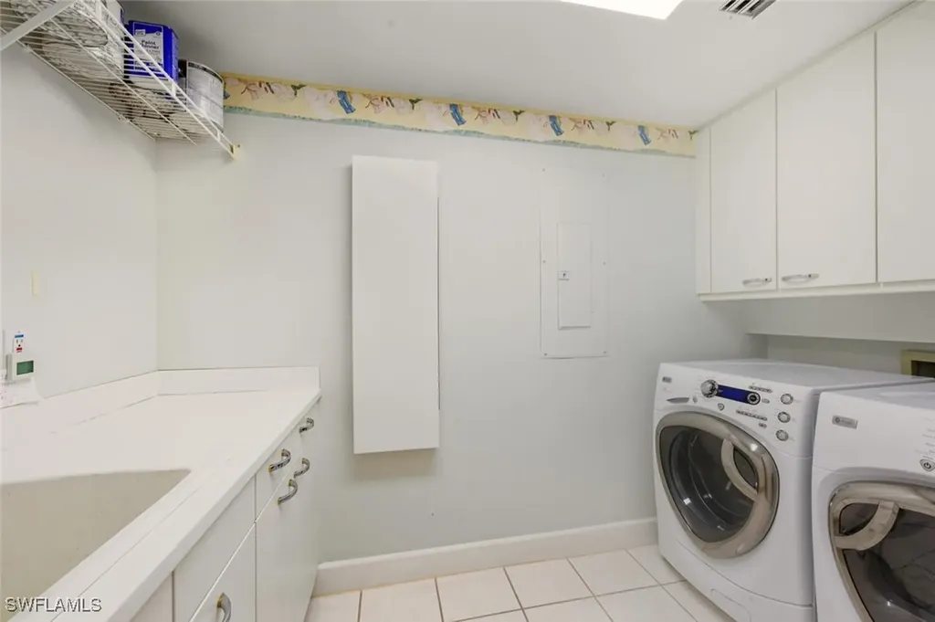 8665 Bay Colony Drive Naples FL 34108