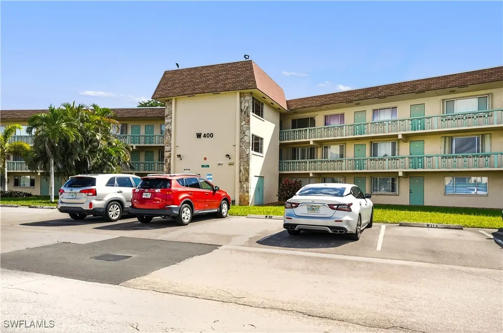 400 Village Green Circle Palm Springs FL 33461