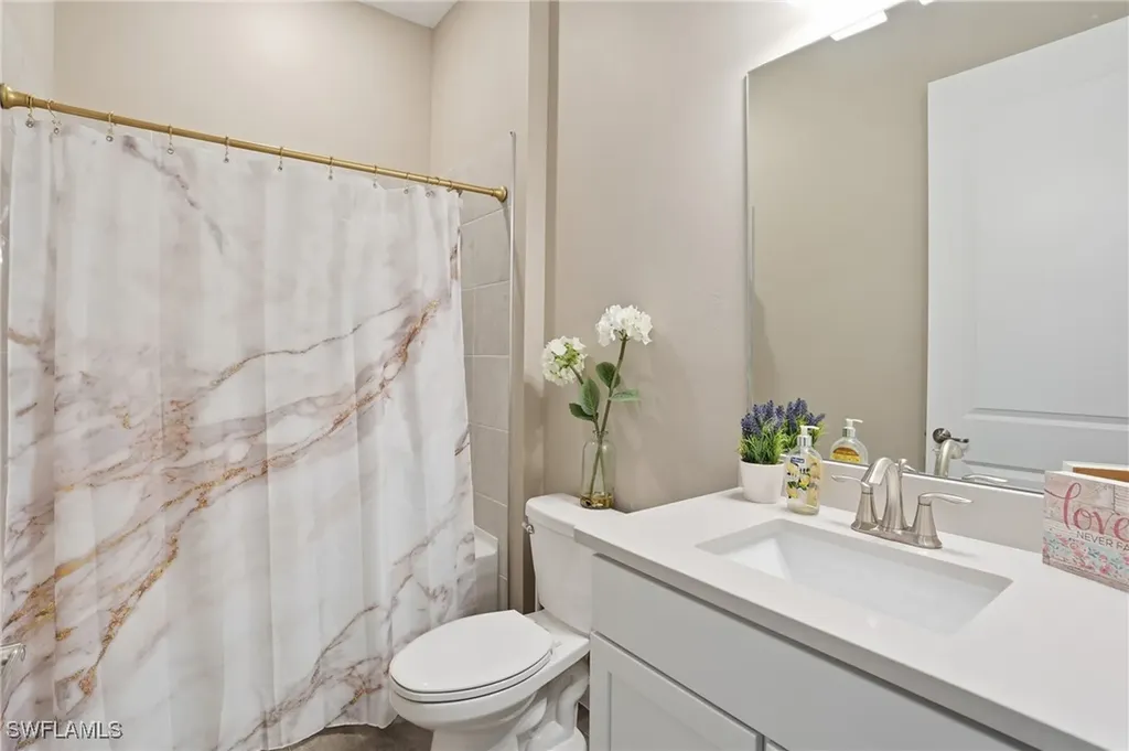 17120 Serengeti Circle Alva FL 33920