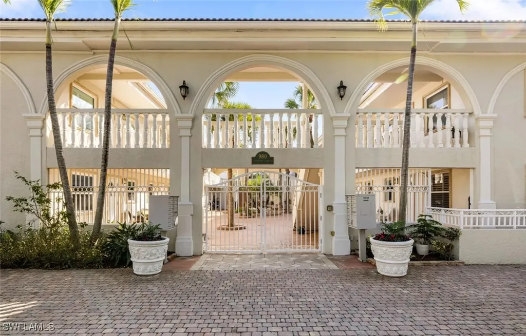 980 7th Avenue S Naples FL 34102