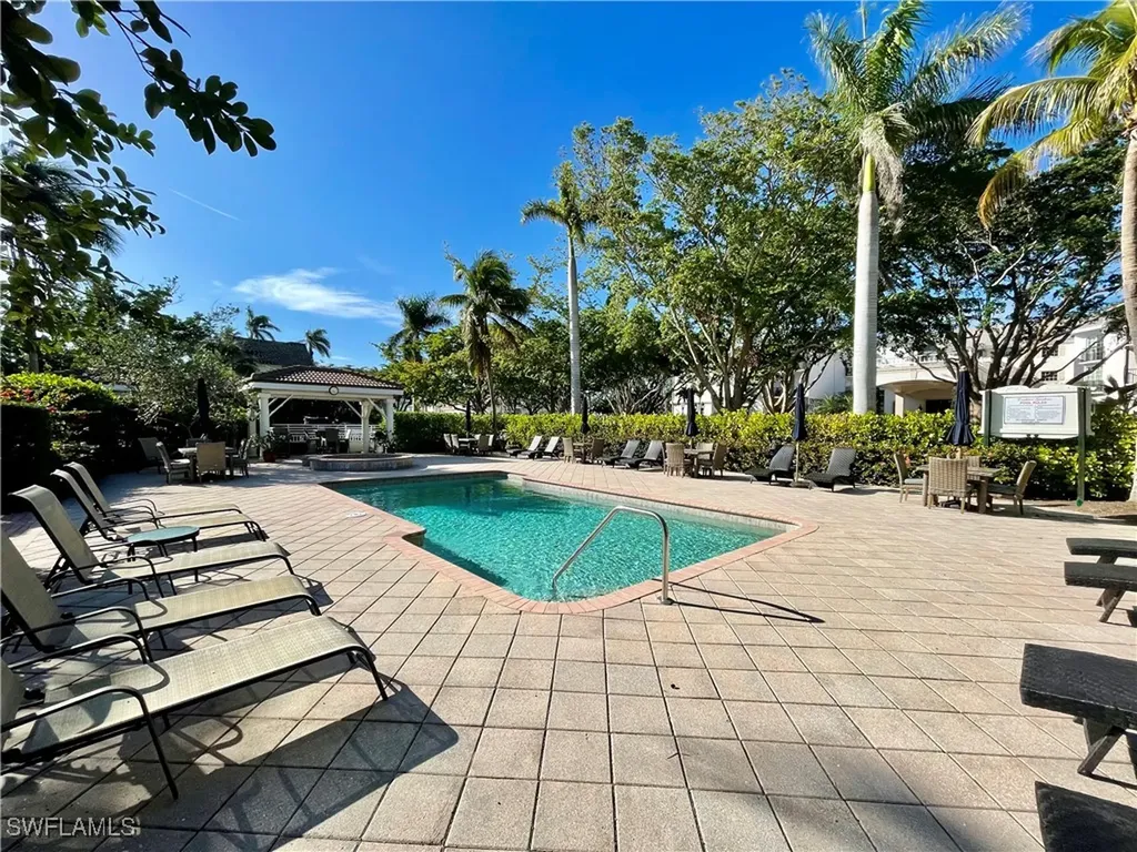 980 7th Avenue S Naples FL 34102