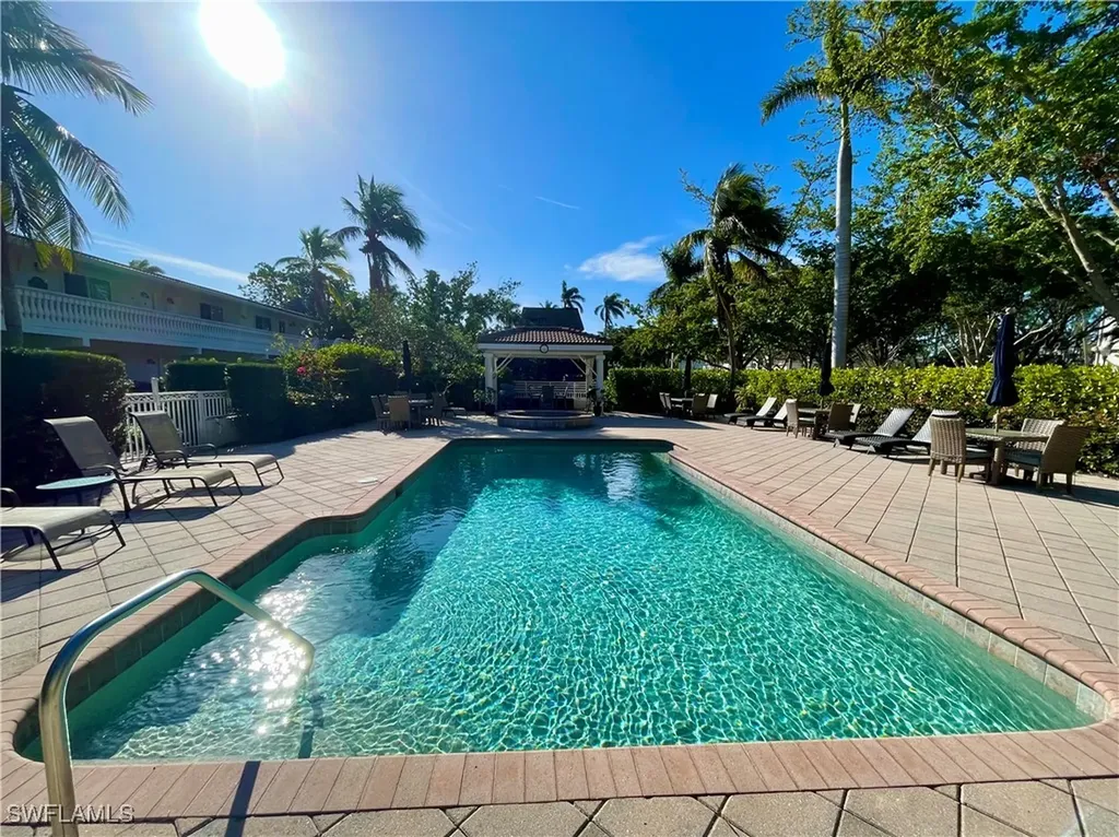 980 7th Avenue S Naples FL 34102