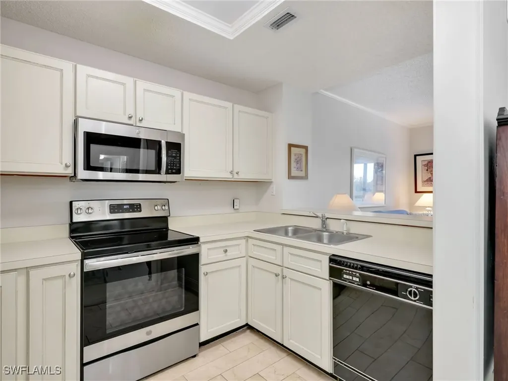 900 Arbor Lake Drive Naples FL 34110