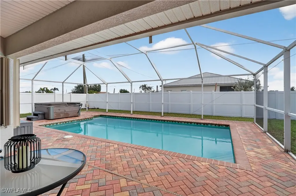 1815 NE 2nd Place Cape Coral FL 33909