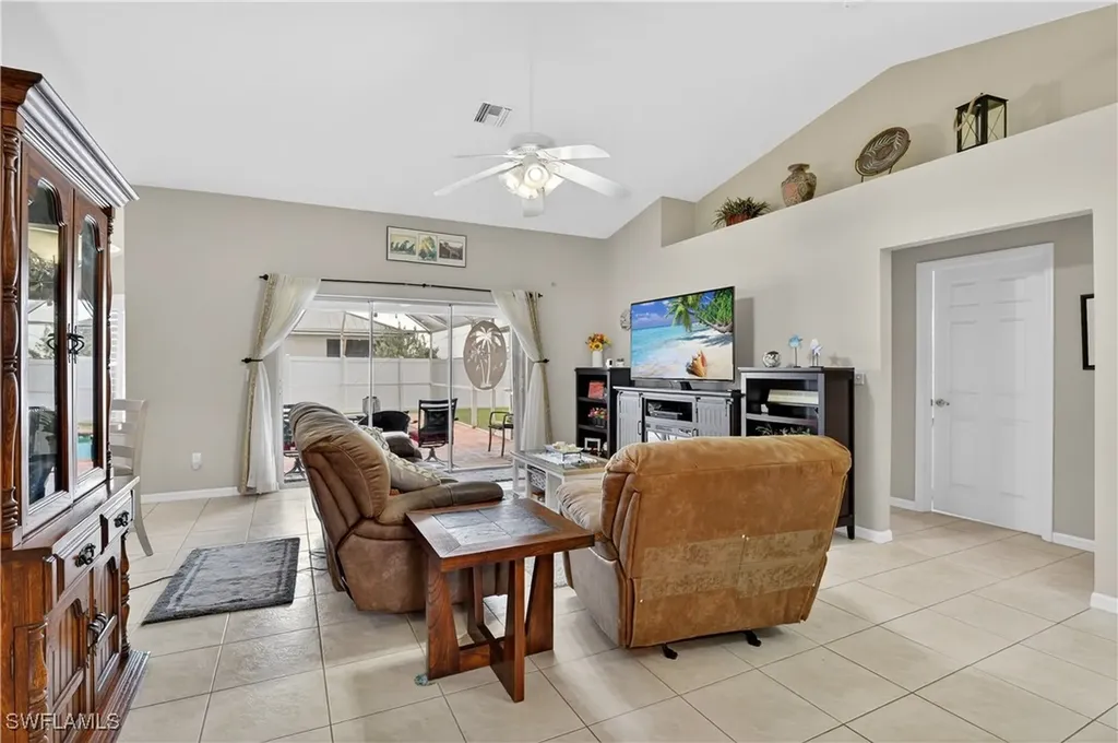1815 NE 2nd Place Cape Coral FL 33909