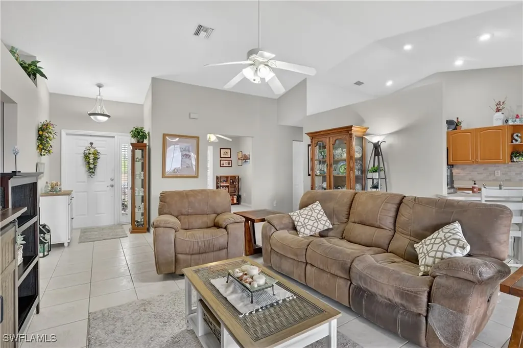 1815 NE 2nd Place Cape Coral FL 33909