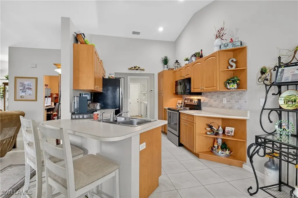 1815 NE 2nd Place Cape Coral FL 33909