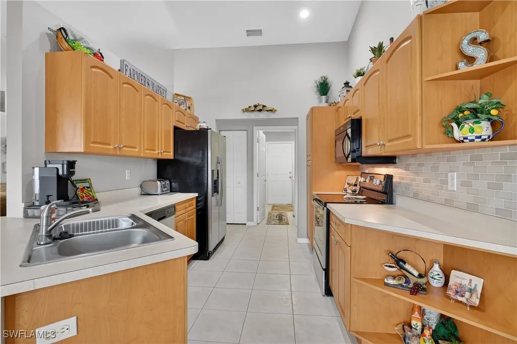 1815 NE 2nd Place Cape Coral FL 33909