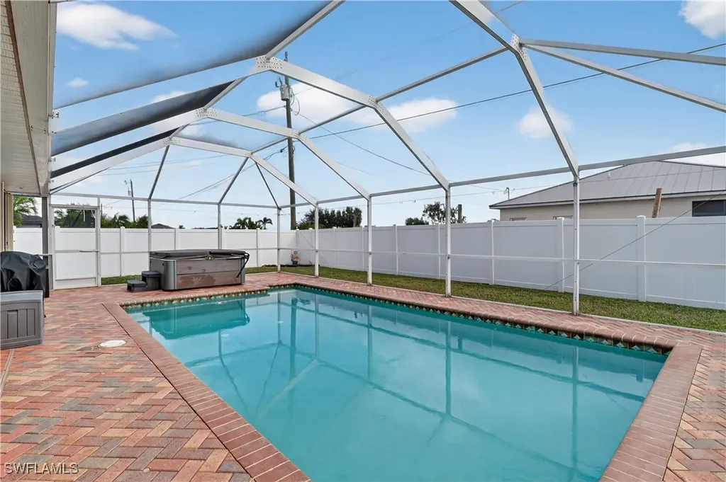 1815 NE 2nd Place Cape Coral FL 33909