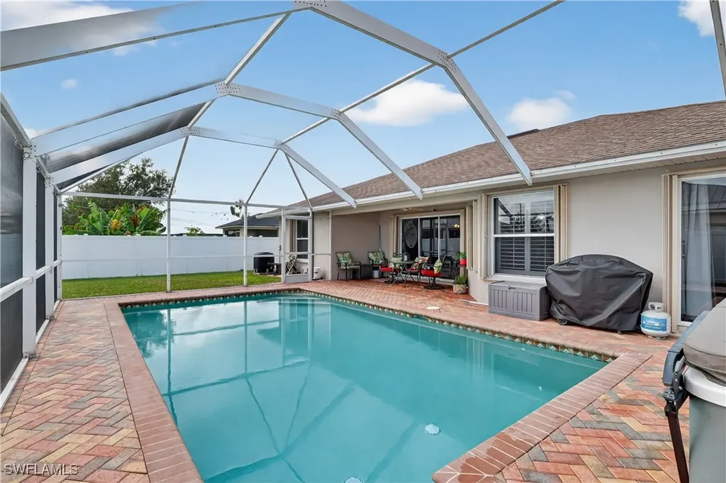 1815 NE 2nd Place Cape Coral FL 33909