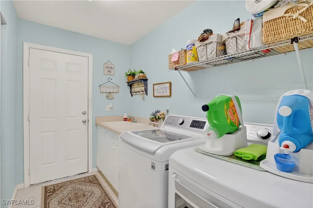 1815 NE 2nd Place Cape Coral FL 33909