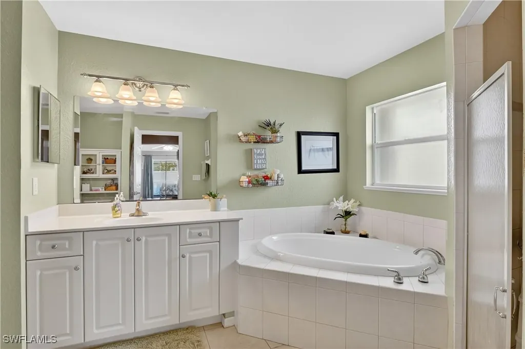 1815 NE 2nd Place Cape Coral FL 33909