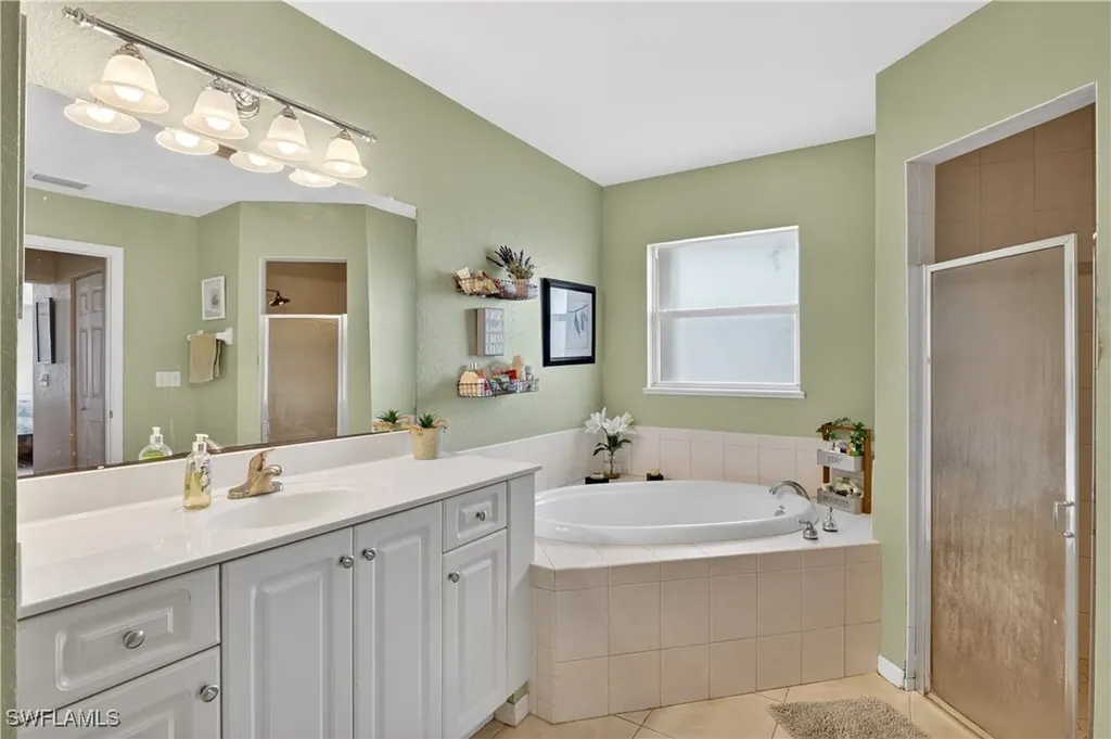 1815 NE 2nd Place Cape Coral FL 33909