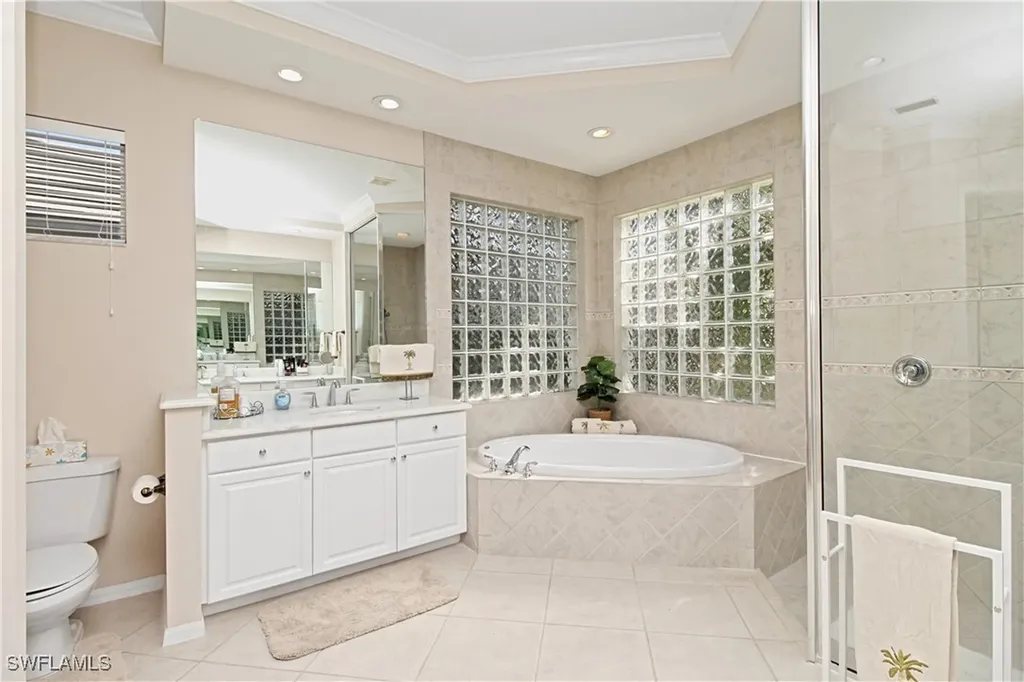 1901 Winding Oaks Way Naples FL 34109