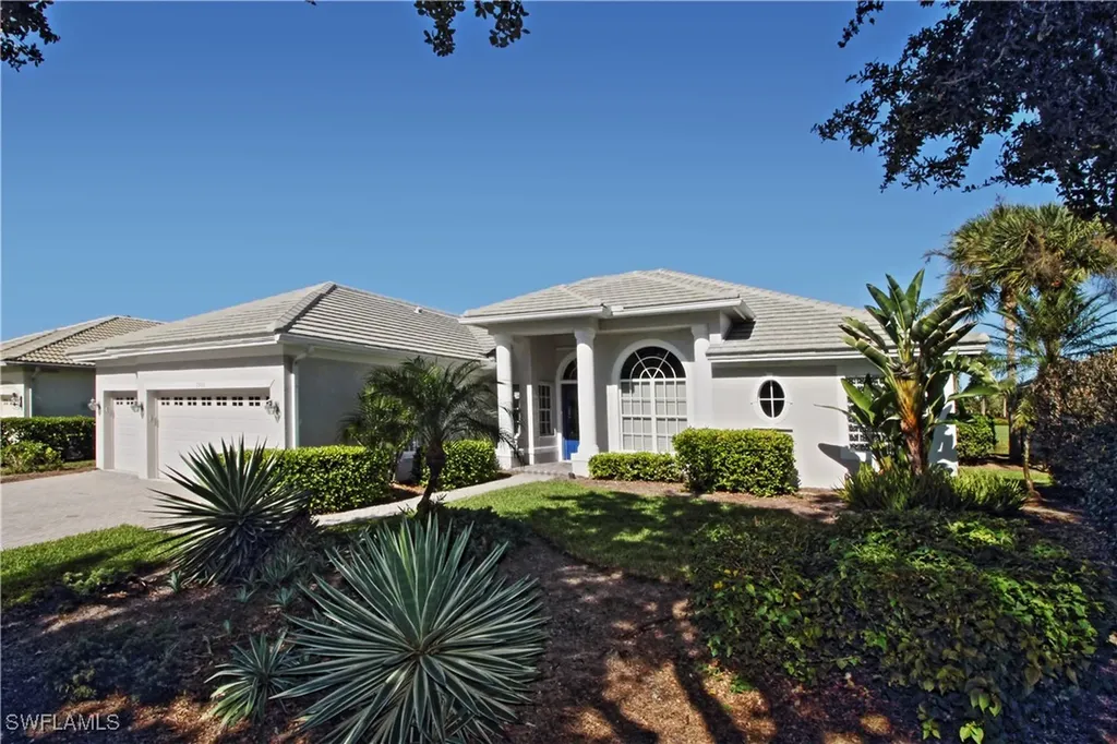 1901 Winding Oaks Way Naples FL 34109