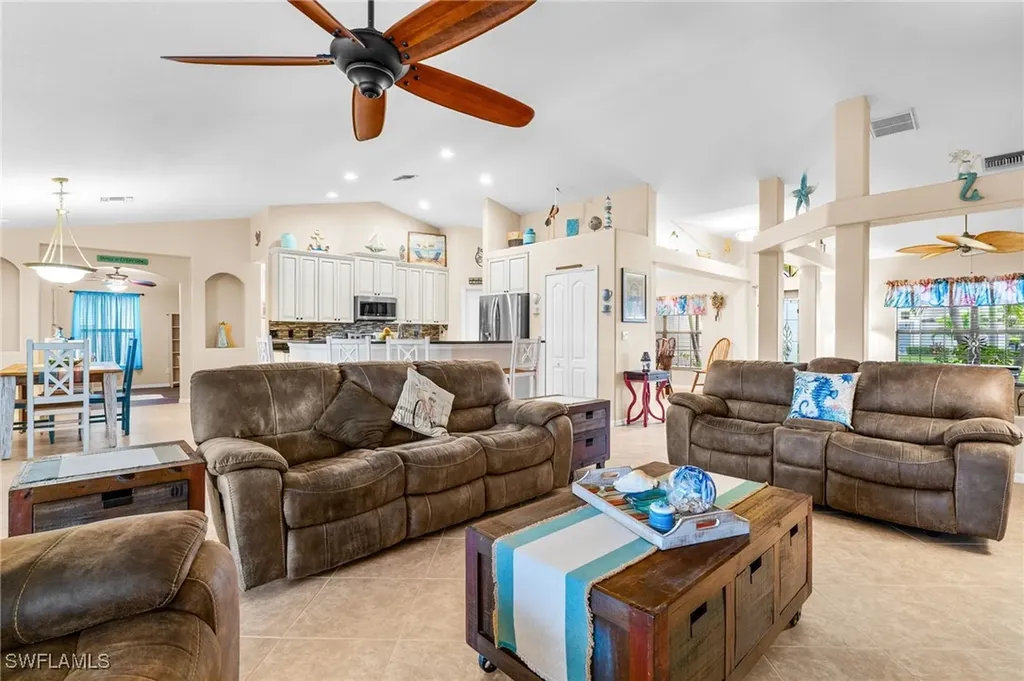 1729 SW 44th Terrace Cape Coral FL 33914