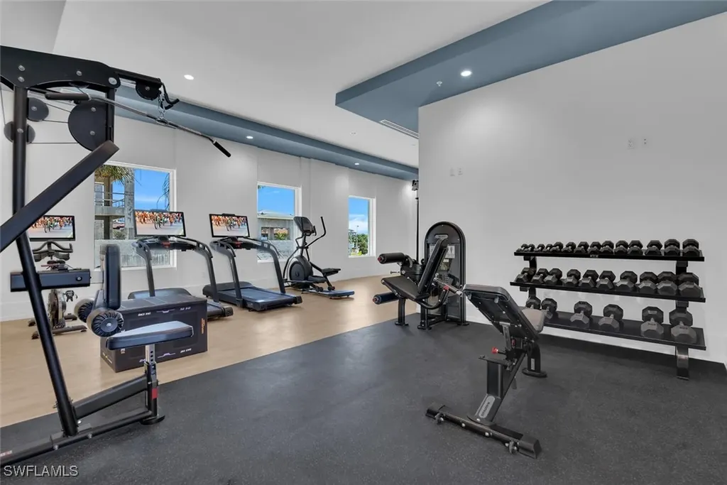 201 8th Street S Naples FL 34102