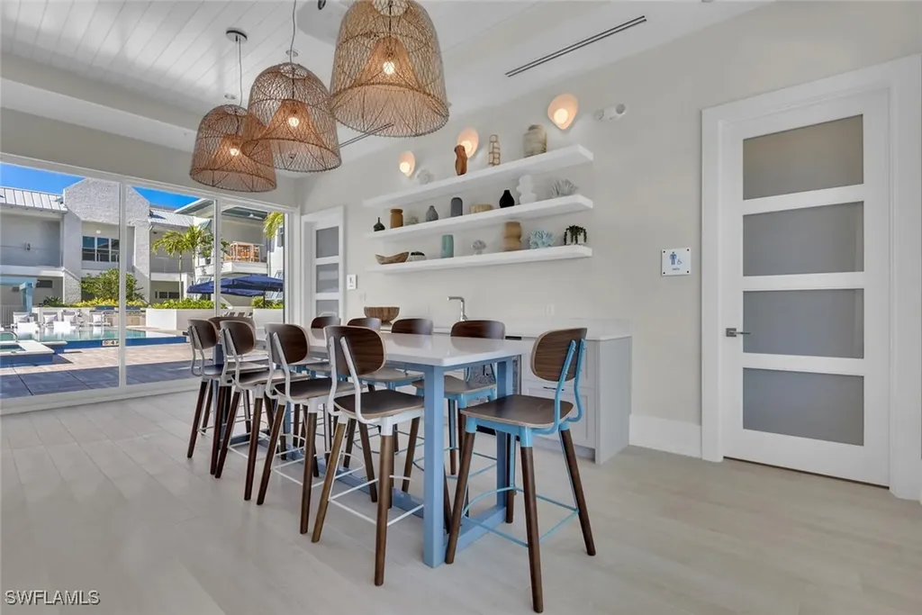 201 8th Street S Naples FL 34102