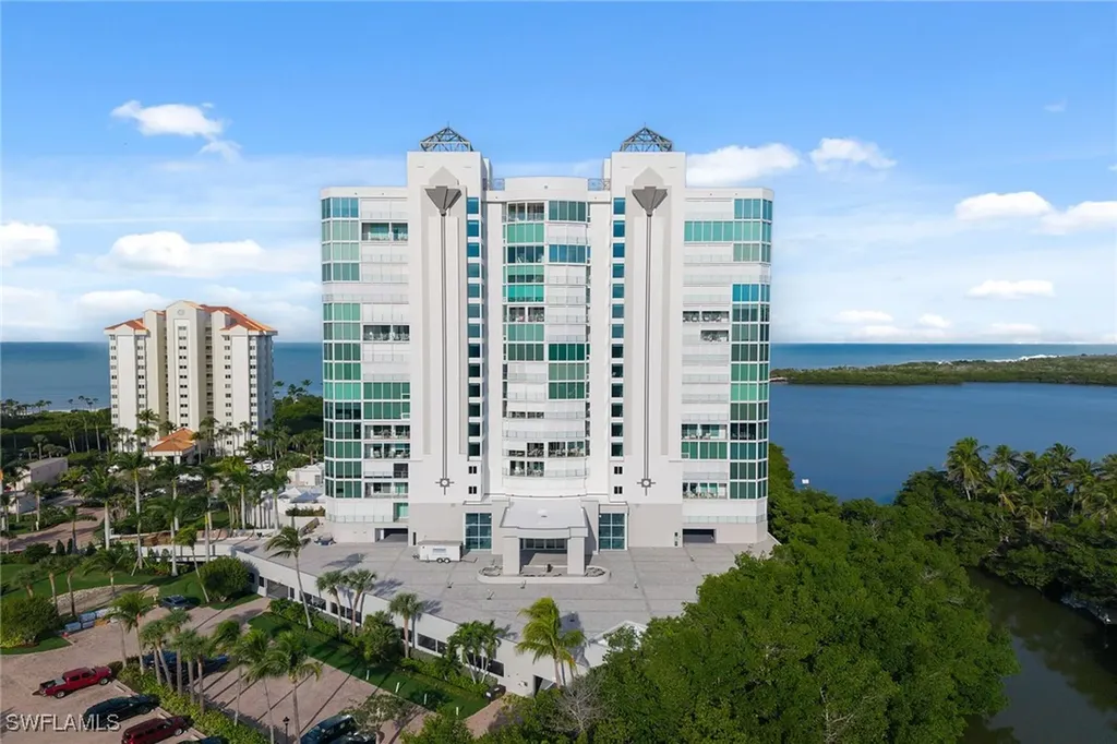 60 Seagate Drive Naples FL 34103