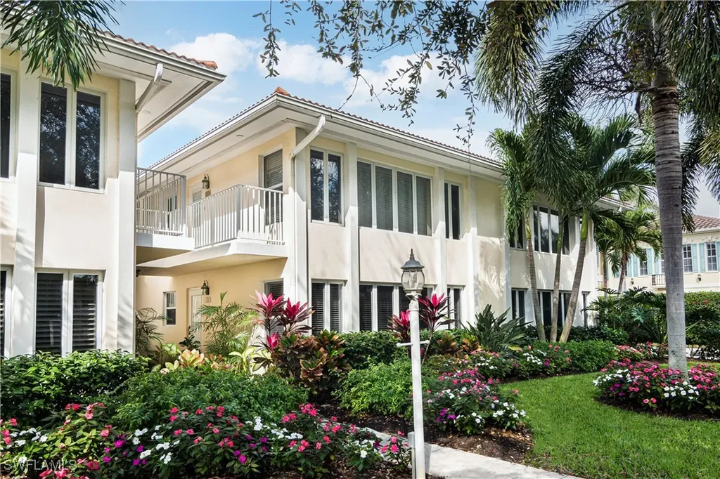 284 4th Street S Naples FL 34102