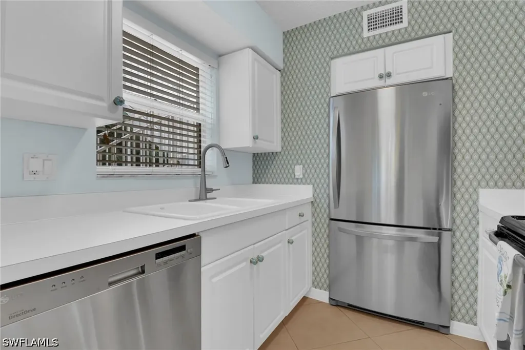 284 4th Street S Naples FL 34102