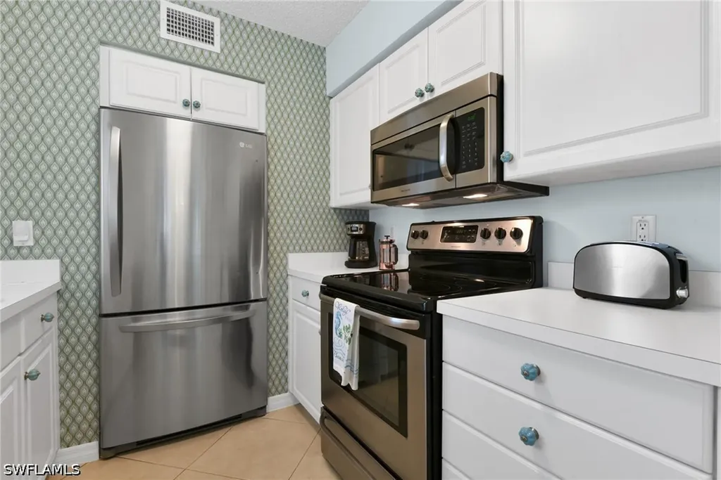 284 4th Street S Naples FL 34102