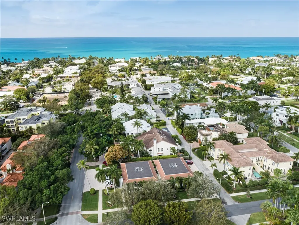 284 4th Street S Naples FL 34102