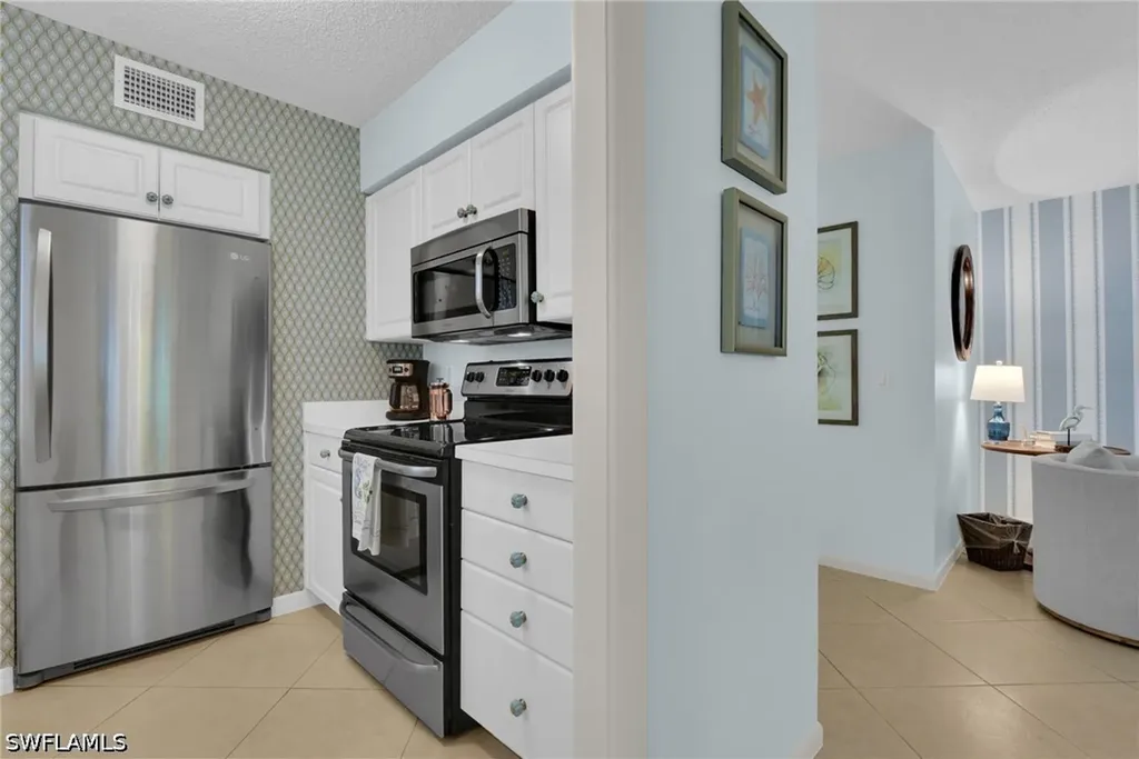 284 4th Street S Naples FL 34102