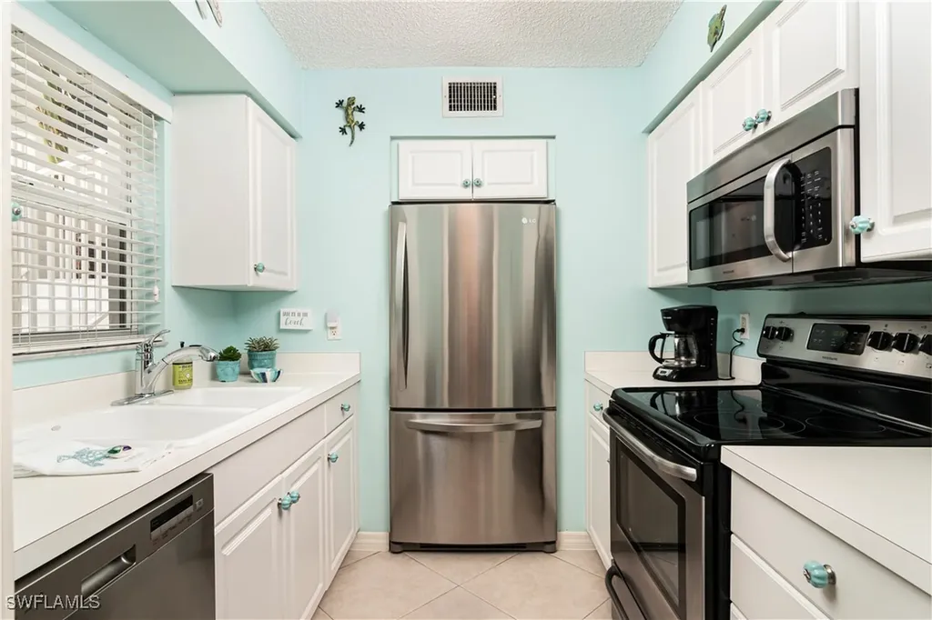 284 4th Street S Naples FL 34102