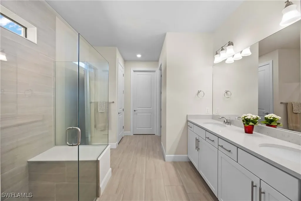 6825 Greenbriar Court Naples FL 34114