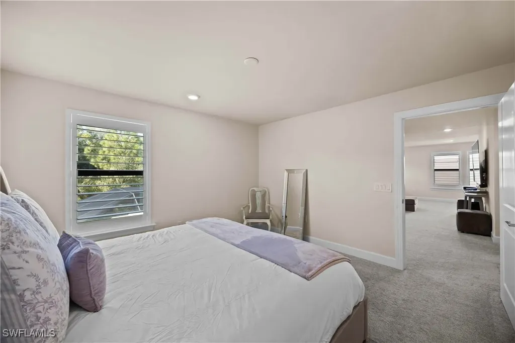 6825 Greenbriar Court Naples FL 34114