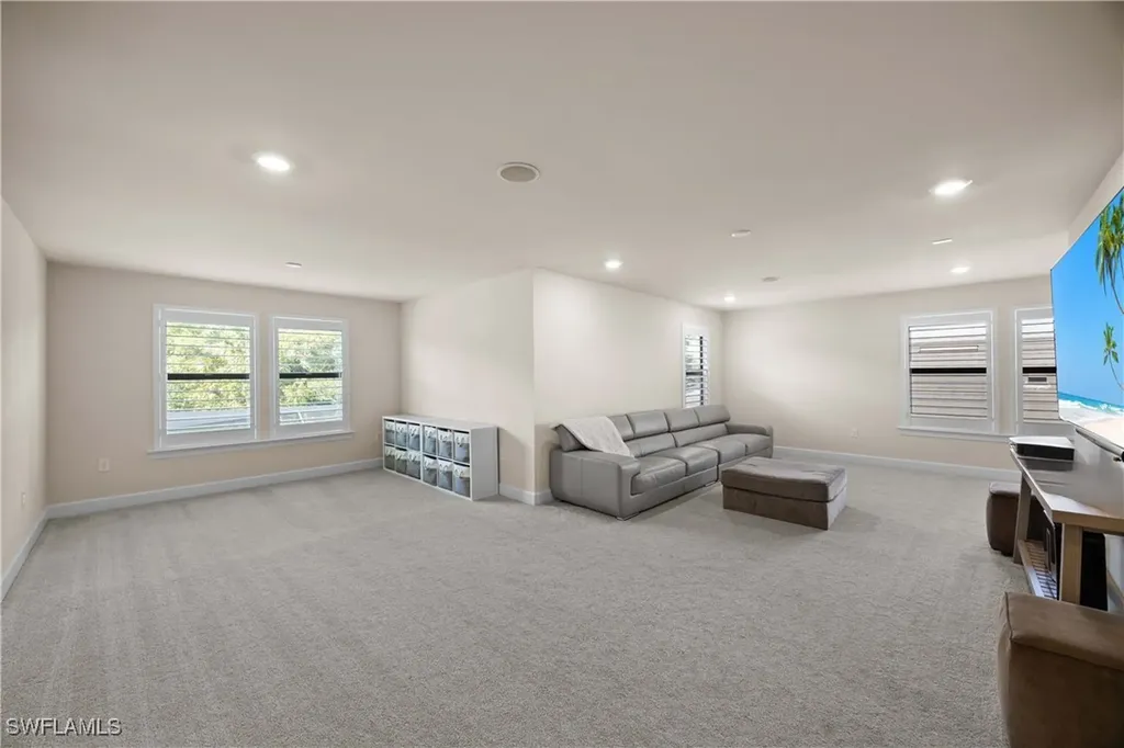 6825 Greenbriar Court Naples FL 34114