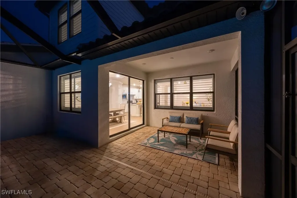 6825 Greenbriar Court Naples FL 34114