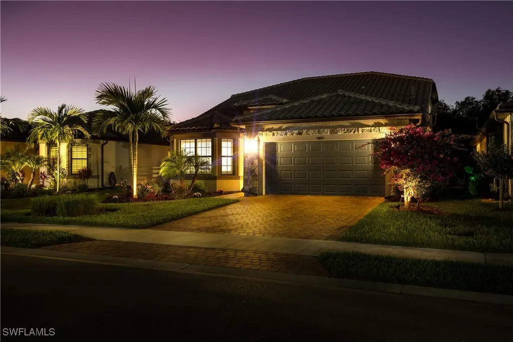 6825 Greenbriar Court Naples FL 34114